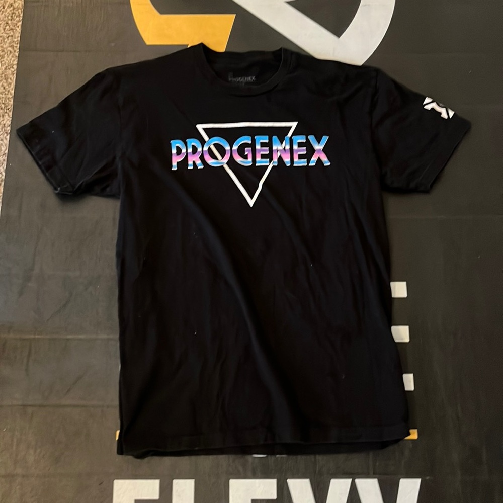 Progenex tee size medium